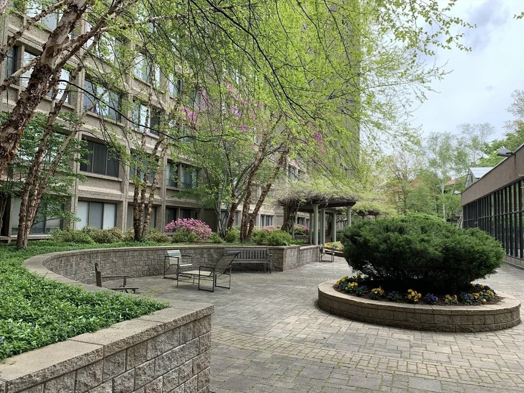 1731 Beacon St, Brookline