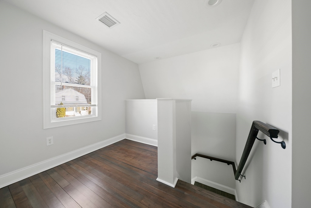 35 Phillips Ave, Stoughton