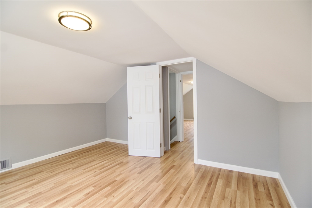 63 Grandview St, East Forest Park