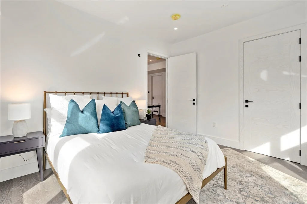 69 Walnut St, Brookline Village