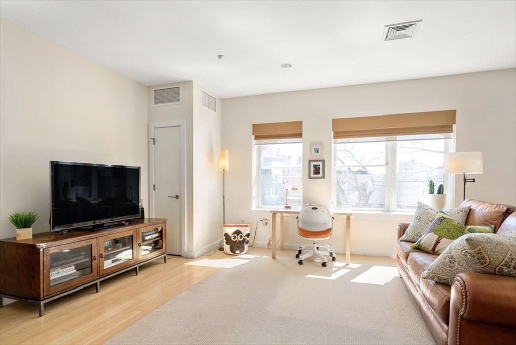 99 Chestnut Hill Ave, Brighton