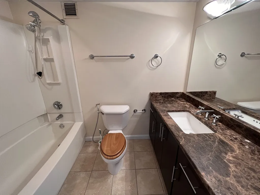 8 Museum Way, East Cambridge