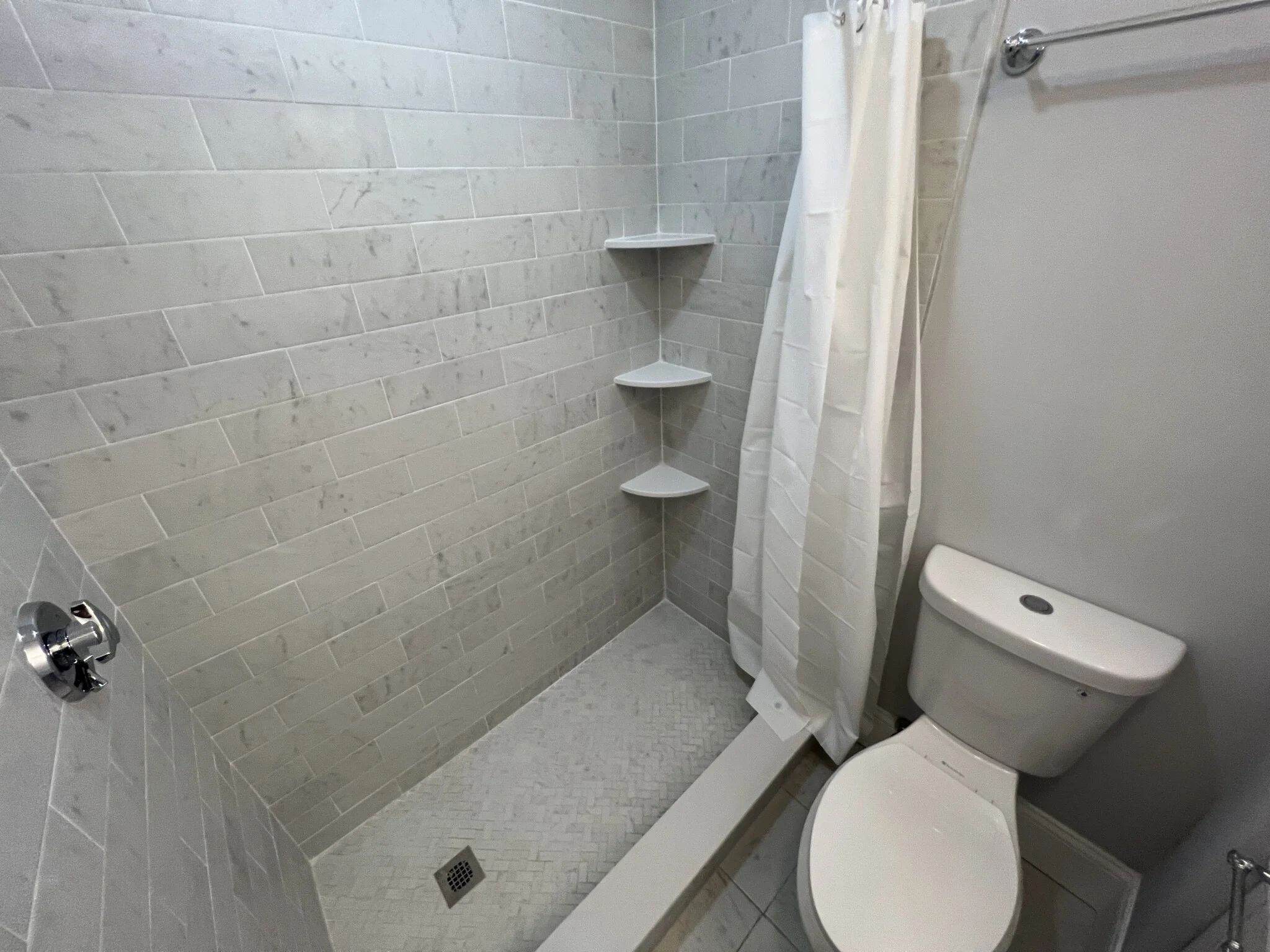 372 Oxford St, Ward Two