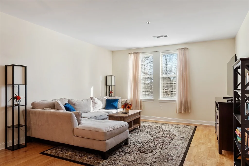 3 Harvest Dr, North Andover