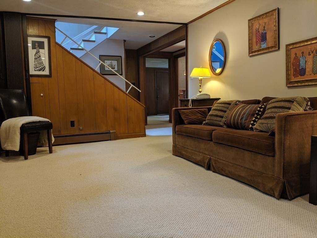 11 Renee Ter, Newton