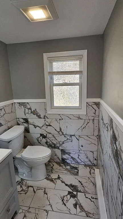 825 Scenic Hwy, Bourne