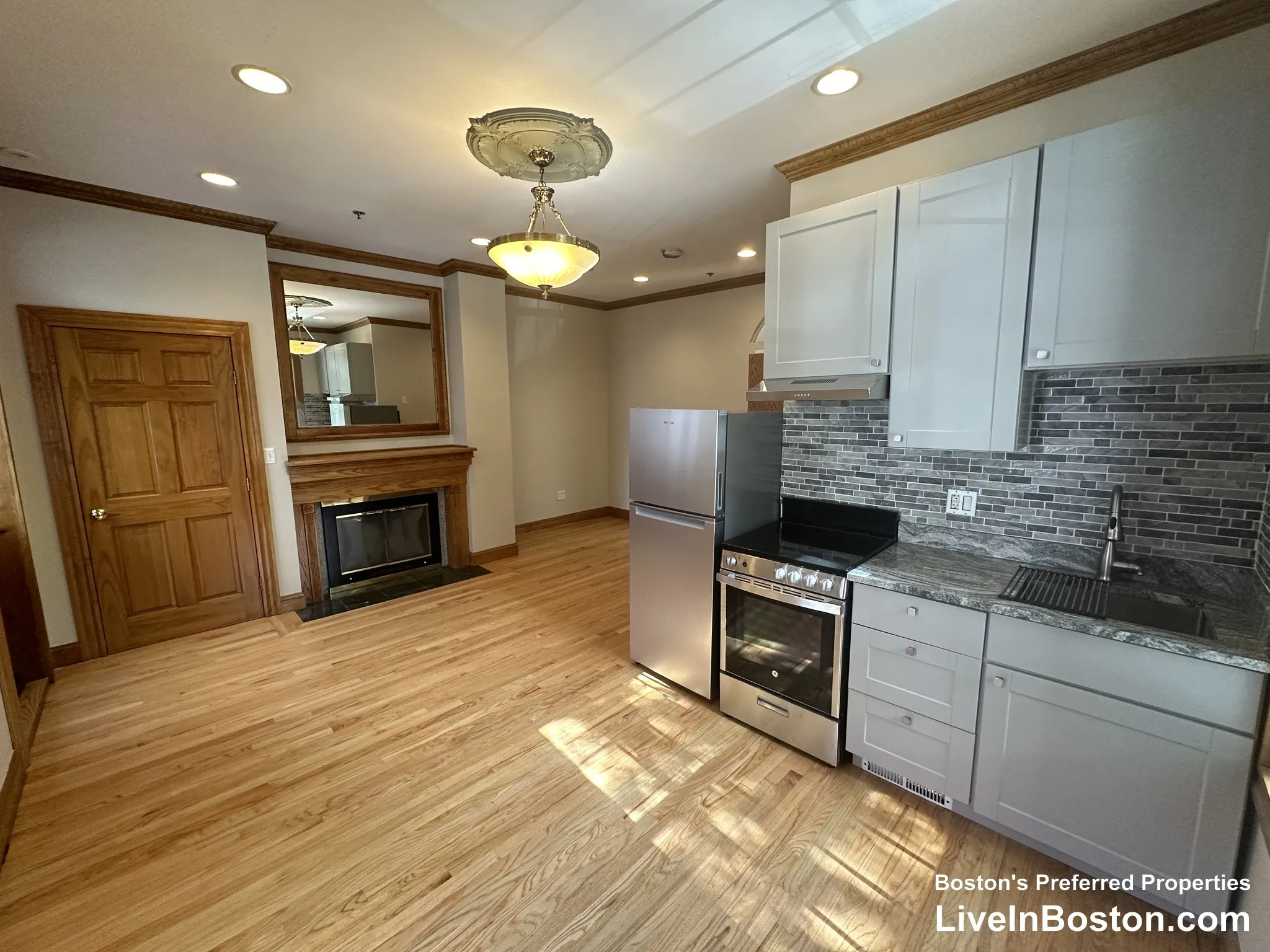 57 Gainsborough St, Fenway