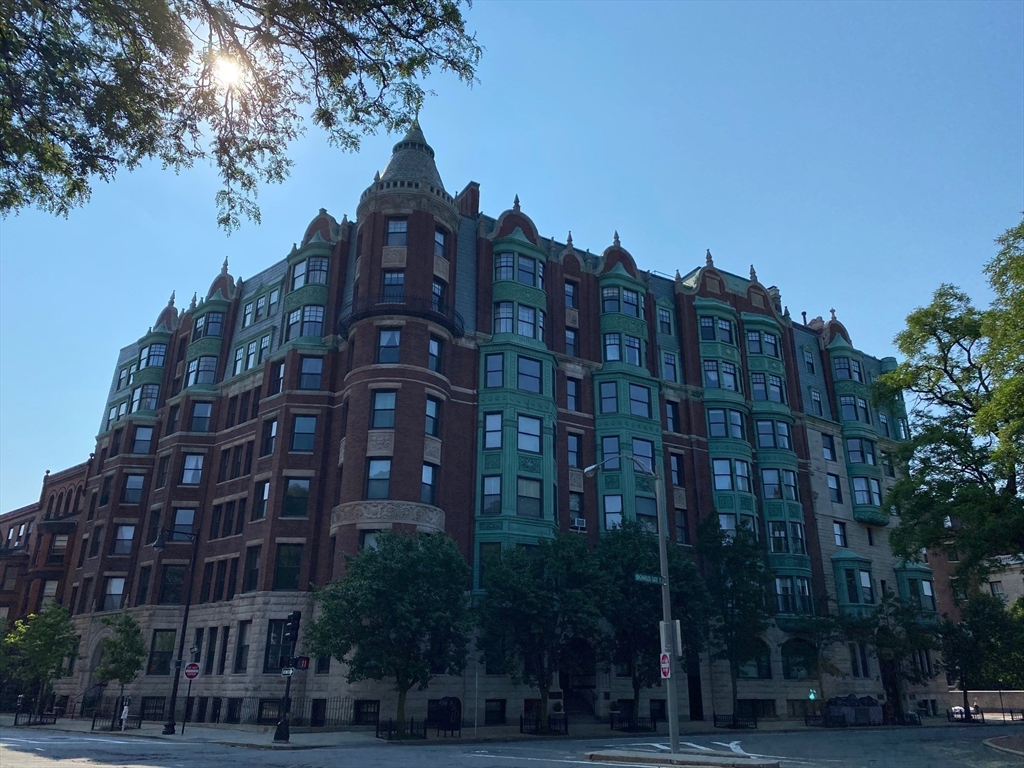 4 Charlesgate East, Back Bay