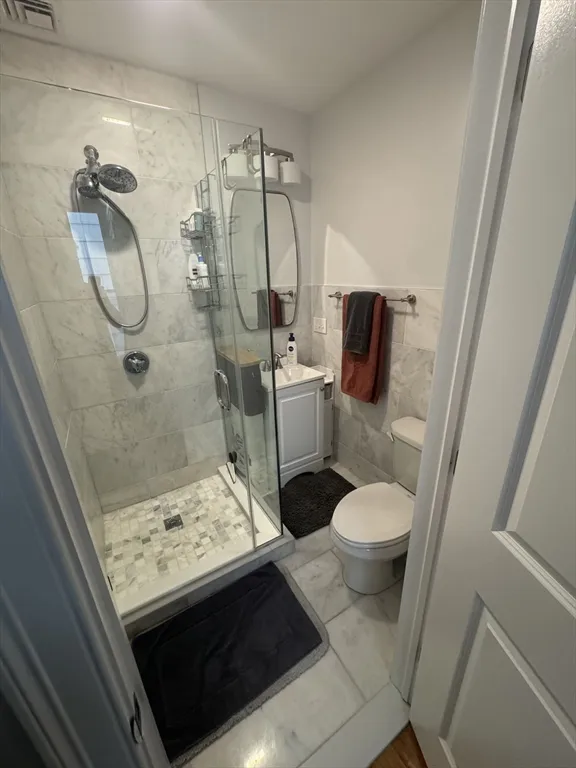 238 Saratoga St, East Boston