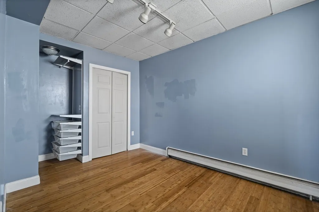 105 W 4th St, South Boston