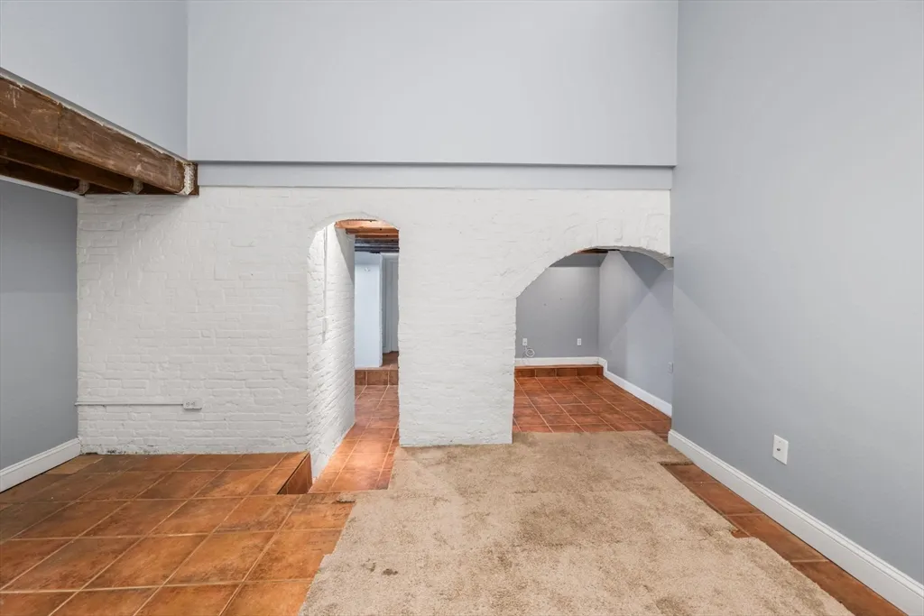 330 1/2 E St, South Boston