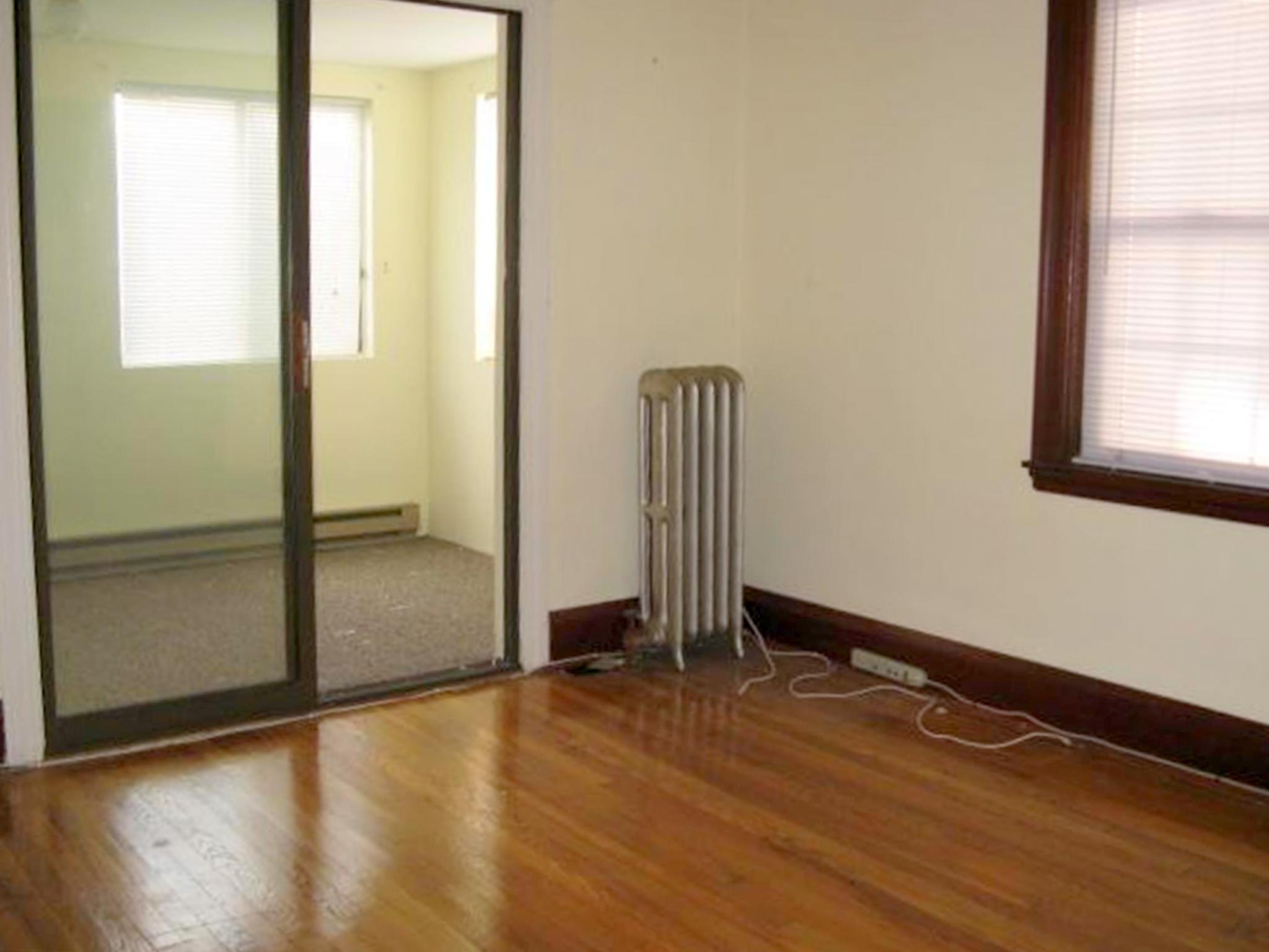 2.5 bed, 1 bath apartment for rent at 19 Quincy St Unit 19, Medford — photo 4 of 8