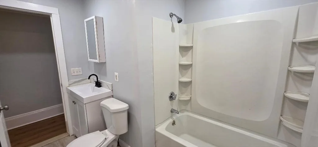 15A Linden St, Allston