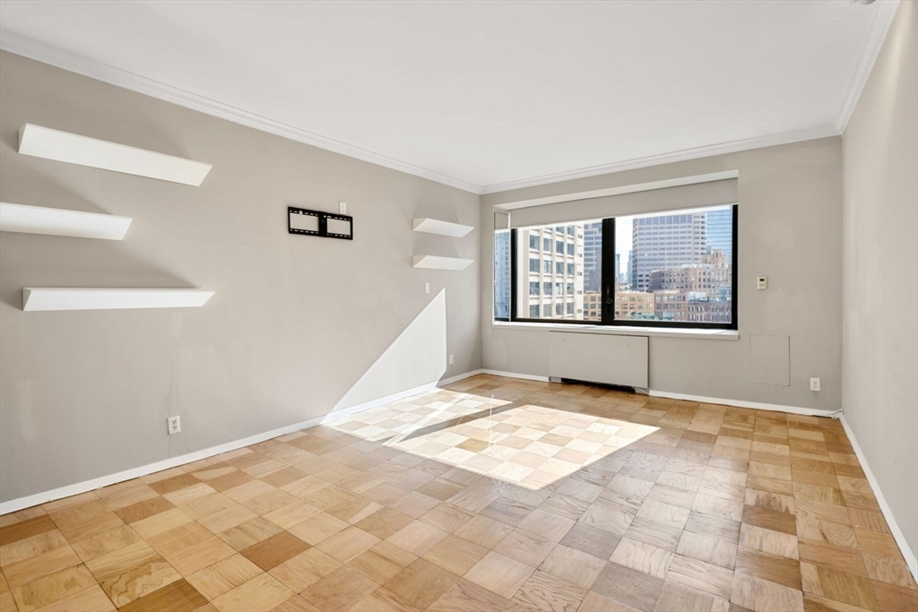 85 E India Row, Waterfront