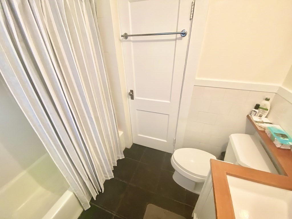 911 Broadway, Davis Square