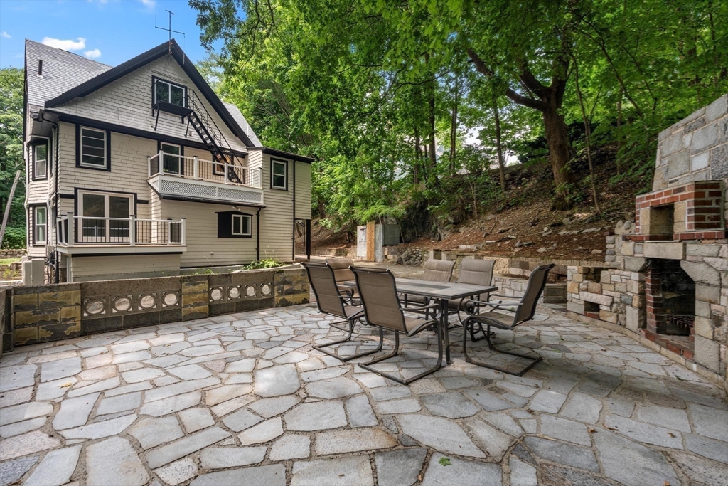 136 Academy Hill Rd, Brighton