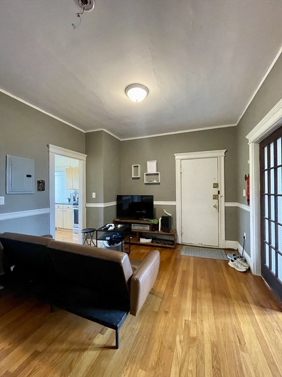 12 Greenway Ct, Coolidge Corner