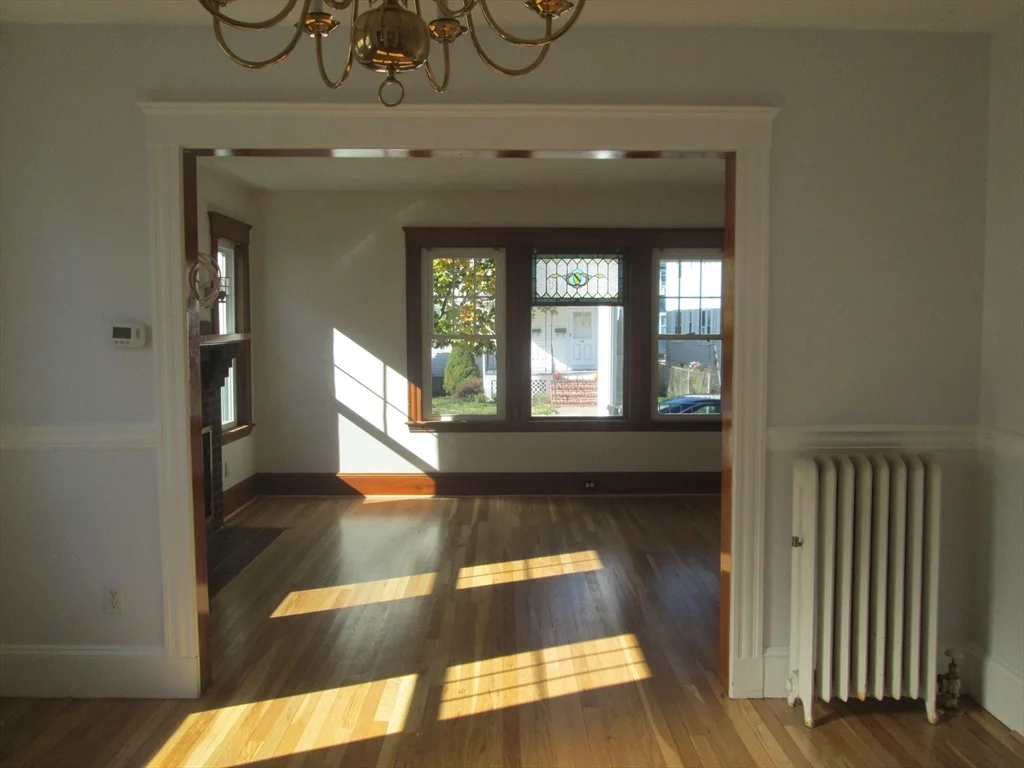 81 Webster St, Arlington