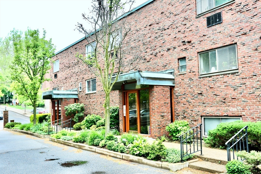 53 A Saint Paul St, Coolidge Corner