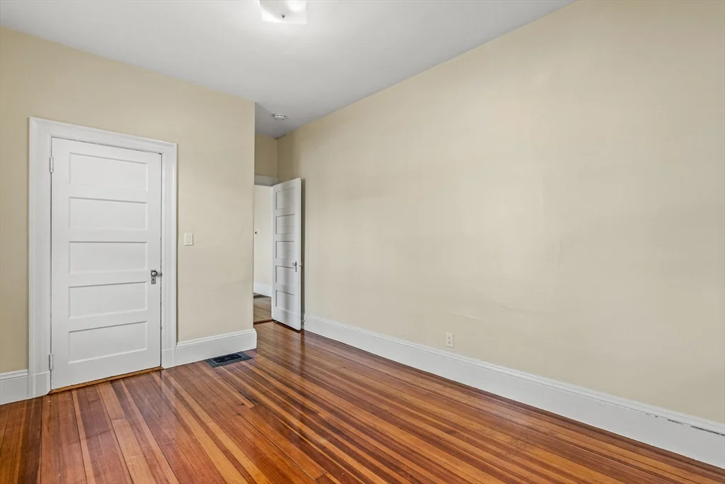 9 Marshall St, Medford