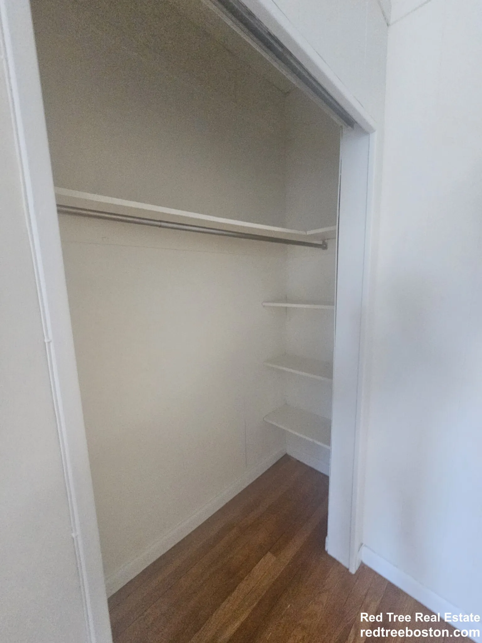 15 Green St, North Brookline