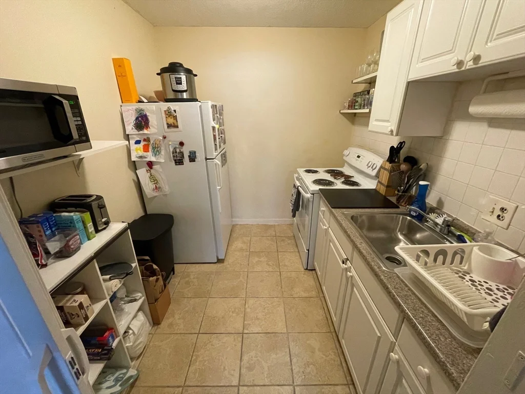 73 Charlesbank Rd, Newton Corner