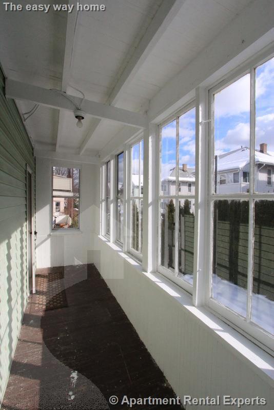 23-25 Bonner Ave, Tufts