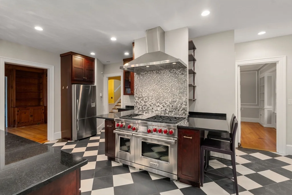 161 Clinton Rd, Fisher Hill