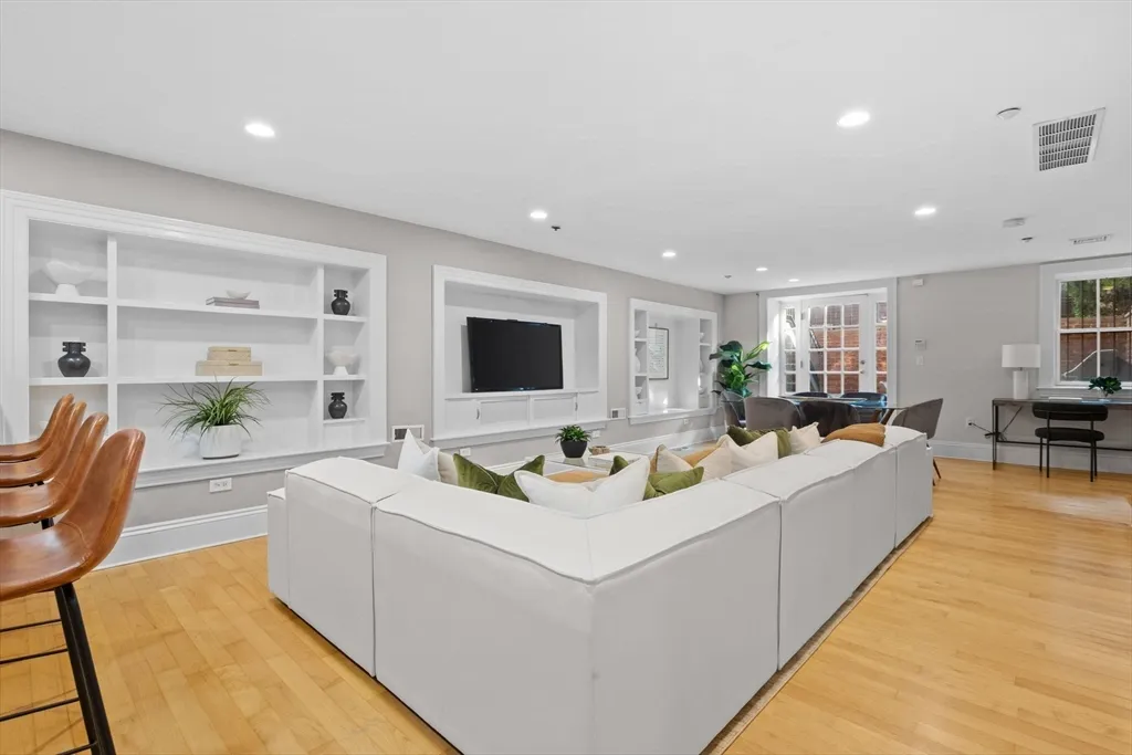 80 Worcester St, South End