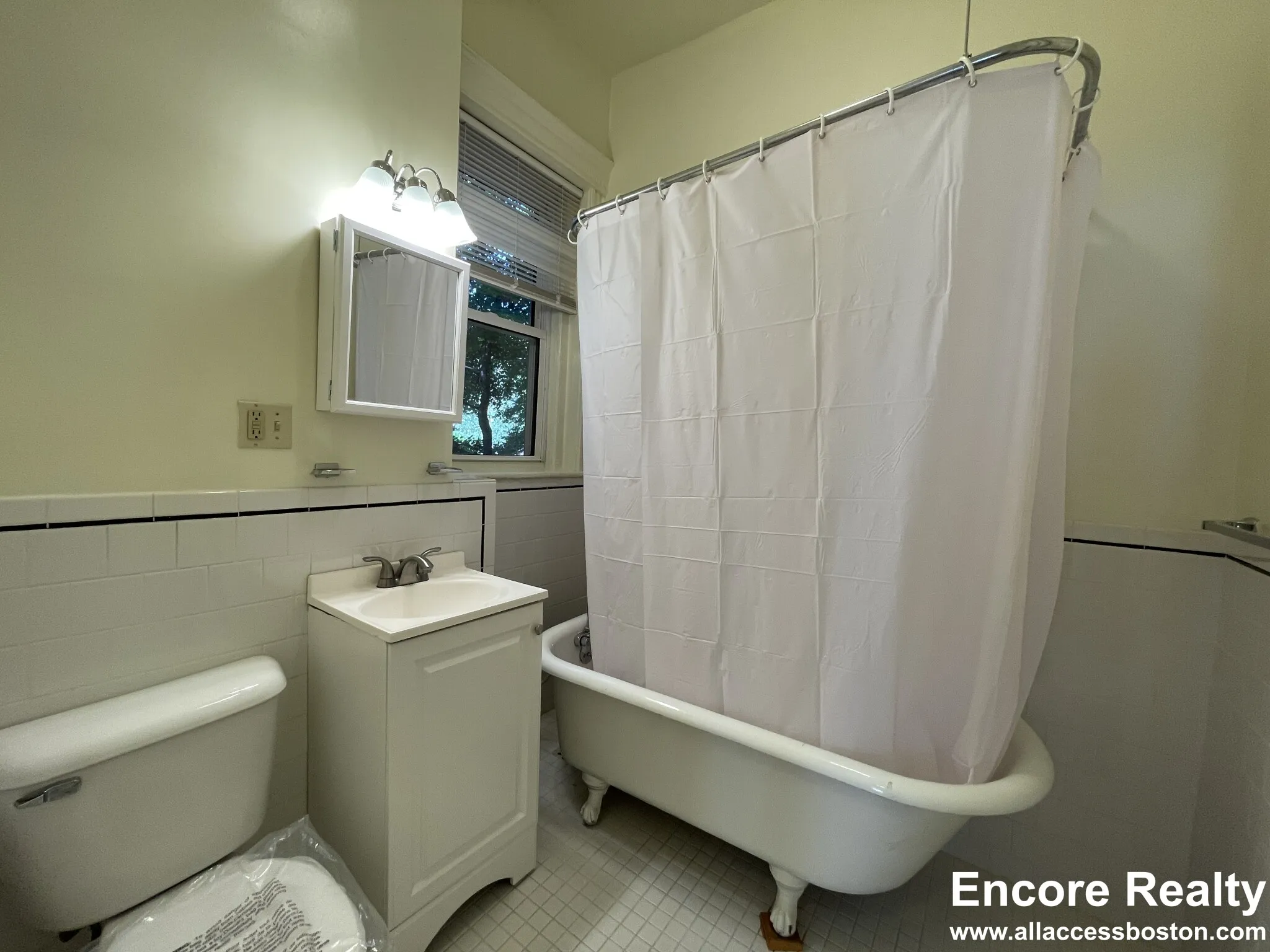 124 Peterborough St, Fenway