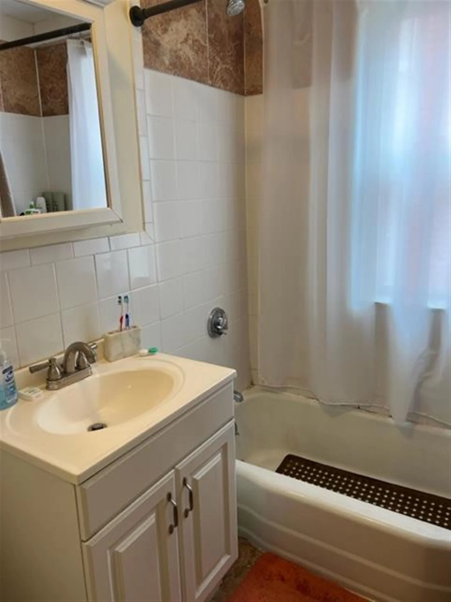 128 Cedar St, Powder House Square