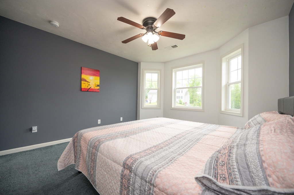 7 Willow Brook Ln, Blackstone