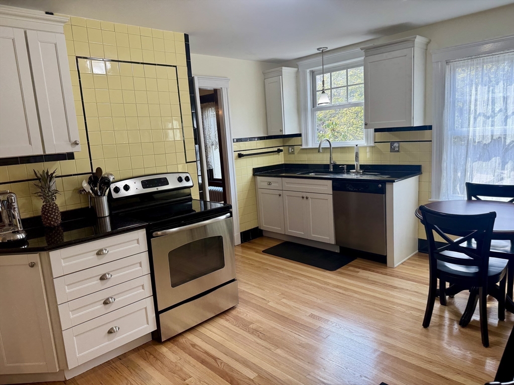 199 Hillside Ave, Needham Heights