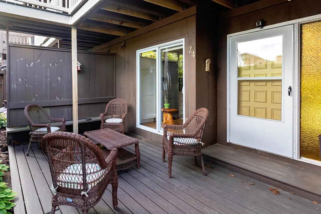 24 Ships View Ter, Buzzards Bay