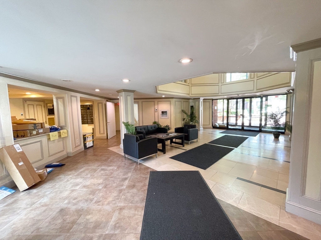 85 Brainerd Rd, Brighton