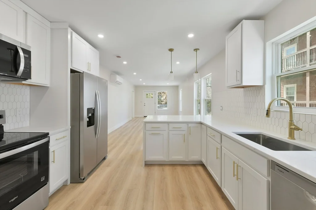 66 Cushman, Brighton