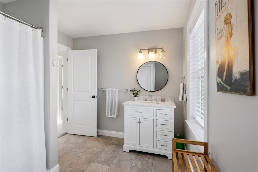 16R Gannett Rd, Minot