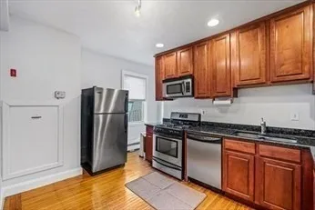 195 Bunker Hill St, Charlestown