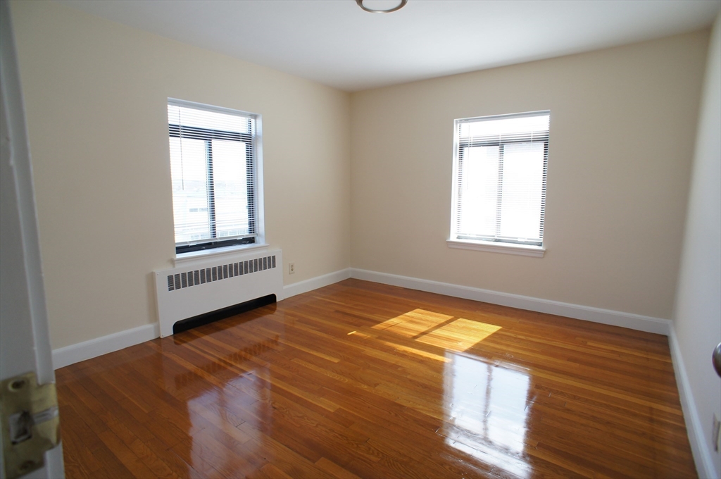 425 Newport Ave, Quincy