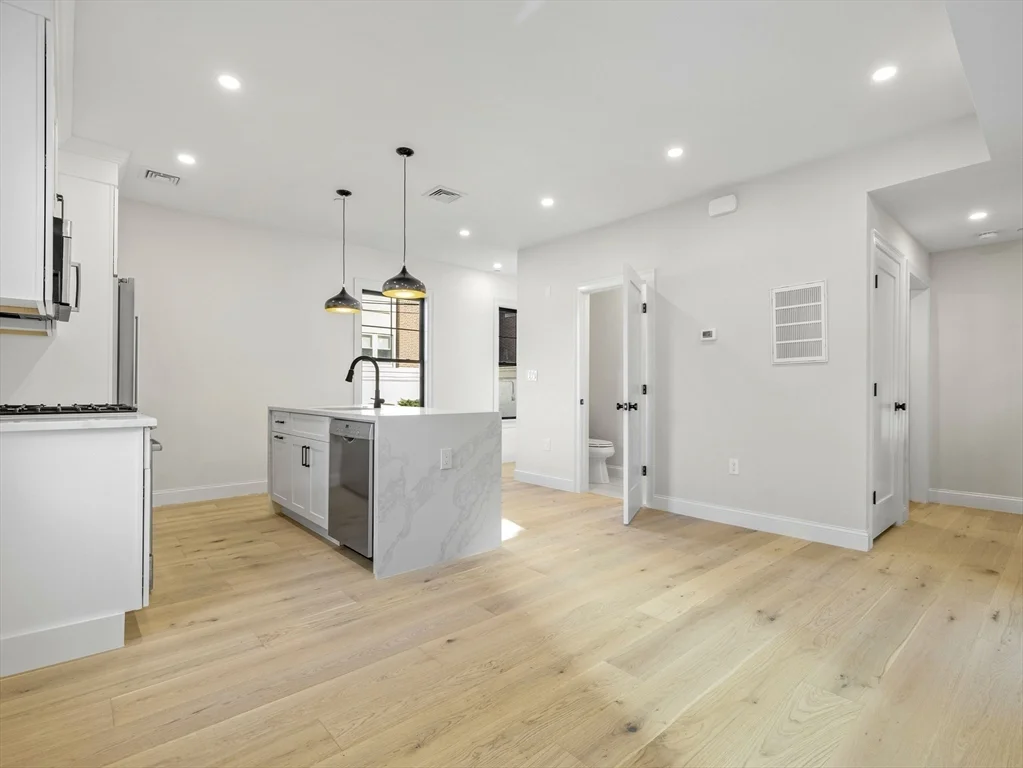 48 Woodward St, South Boston