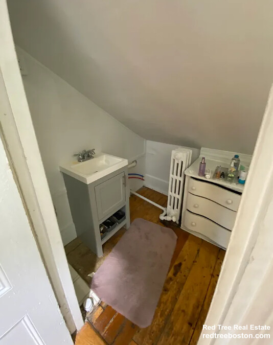 32 Irving St, Beacon Hill