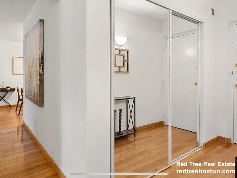 50 Broadlawn Park, Chestnut Hill