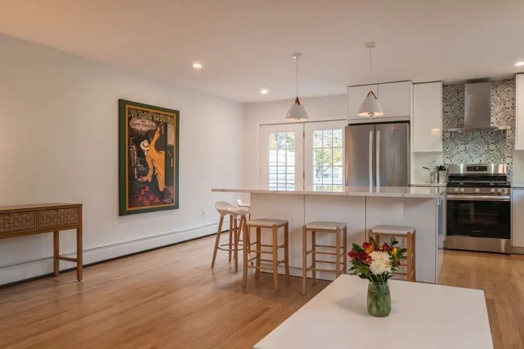 90 Monument, Medford