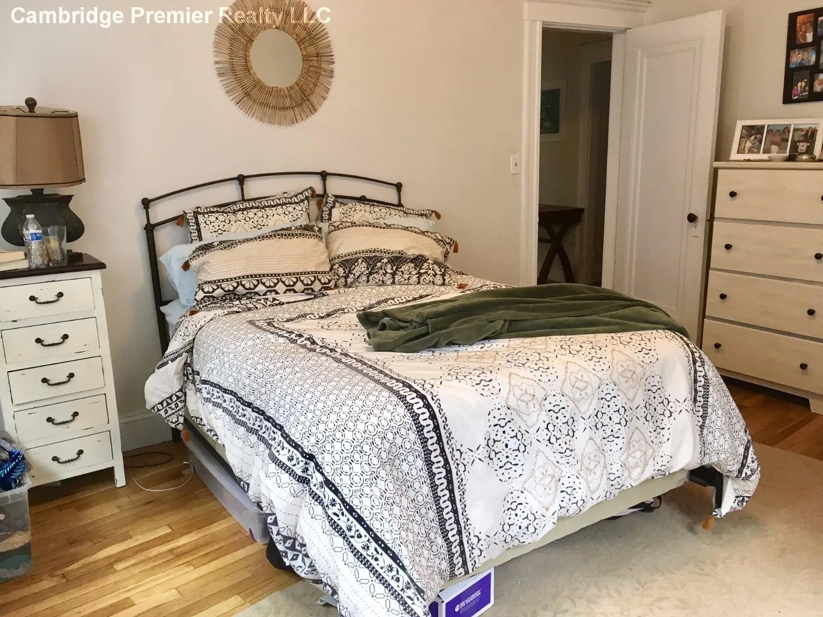 1558 Massachusetts Ave, Neighborhood Nine