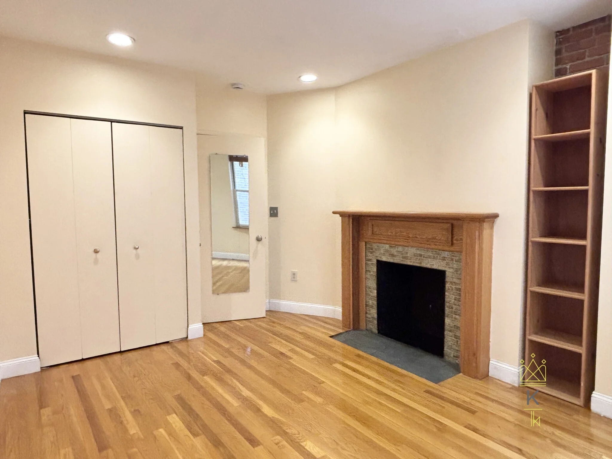 96 Gainsborough St, Fenway