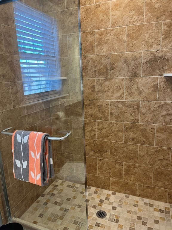 12 Kiara Dr, Worcester