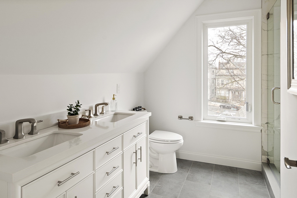 24 Montrose St, Roxbury