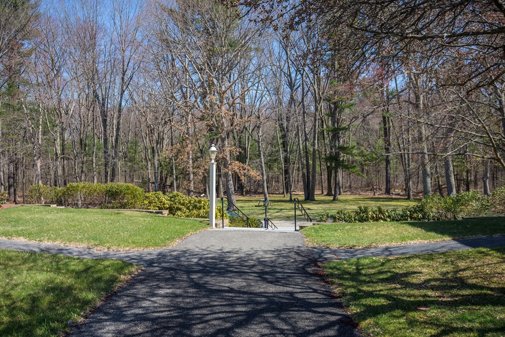 55 Prescott Dr, Chelmsford