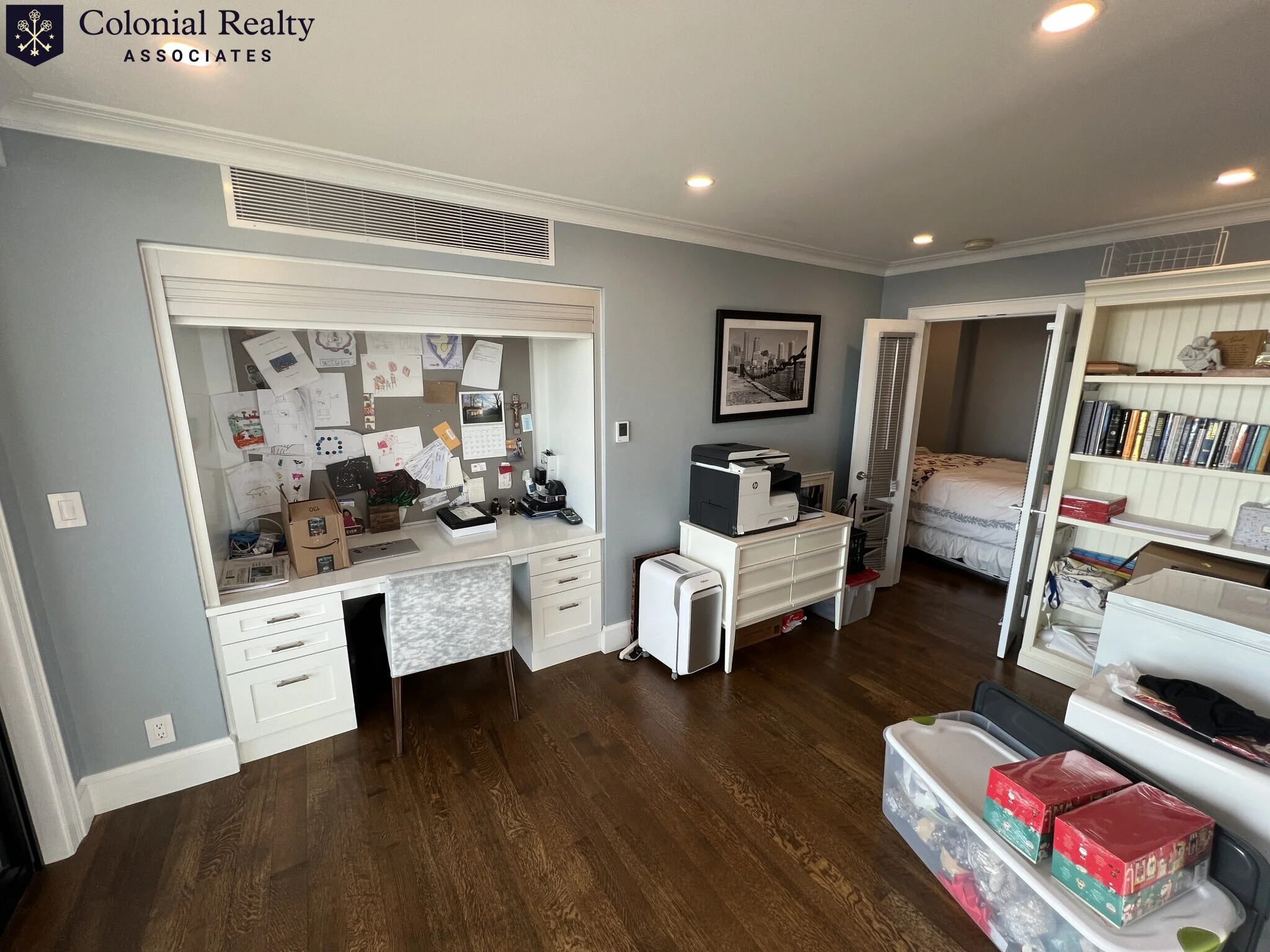 83 East India Row, Downtown