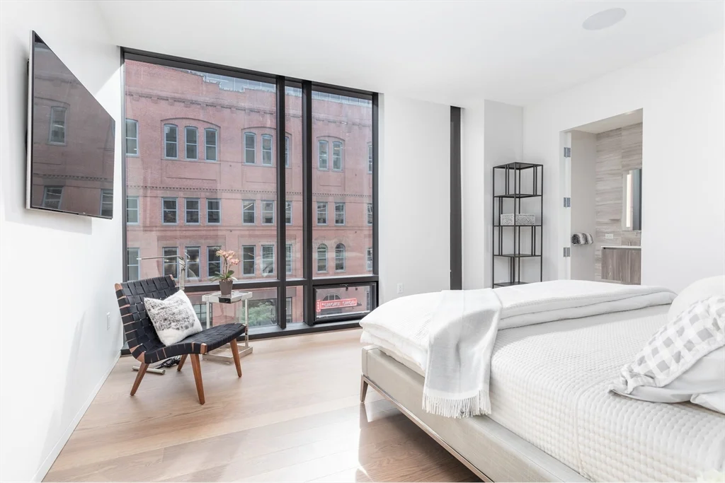 10 Farnsworth, South Boston